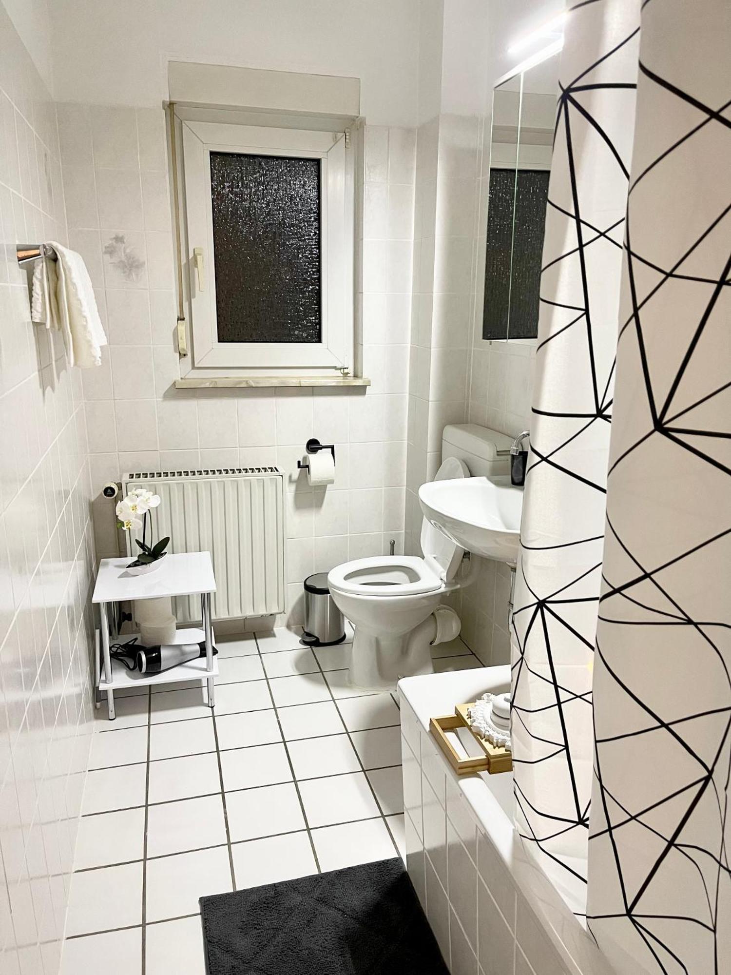 וופרטל Tunnel Apartment - Nordbahntrasse, Kontaktloser Self-Check-In, Netflix מראה חיצוני תמונה